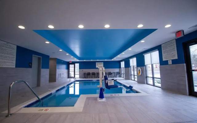 Hampton Inn & Suites North Attleboro