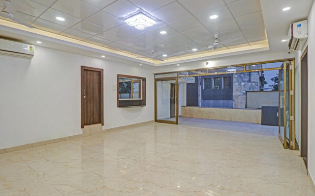 OYO 77788 Townhouse 405 Mall Road