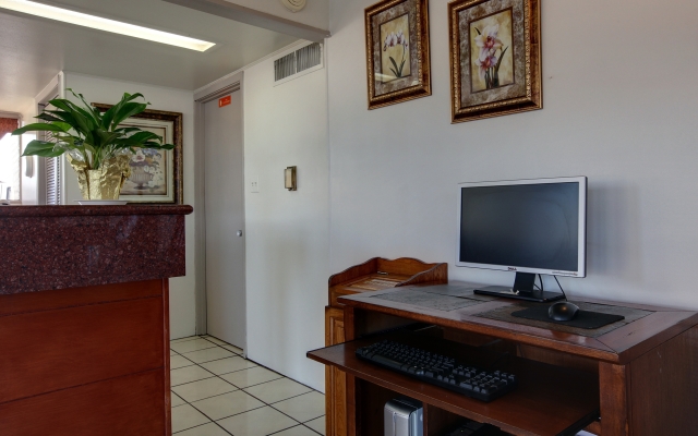 Americas Best Value Inn Uvalde