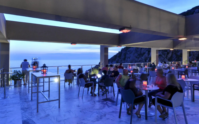 Ladonia Hotels Adakule	