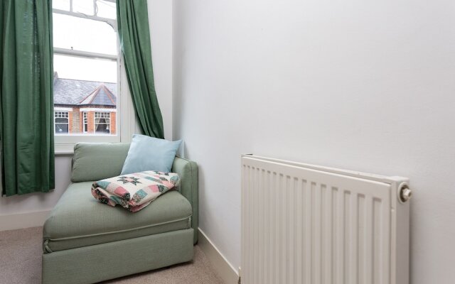 2 Bedroom Flat In South London