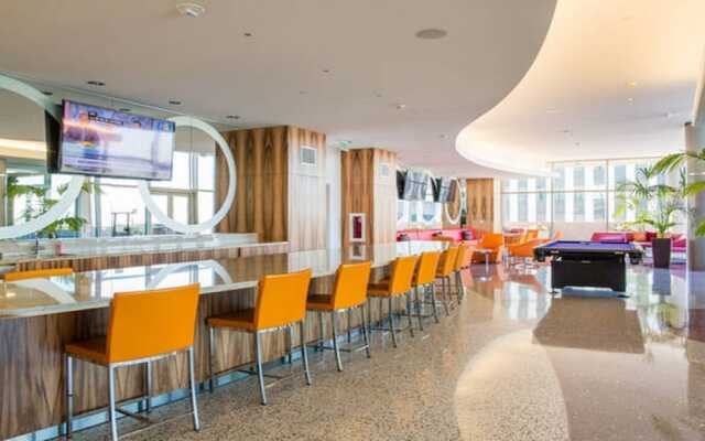 Modern La 2 Bedroom Luxury Suites