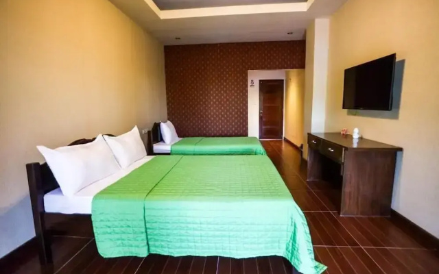 Minshuku KCS Hotel and Restaurant