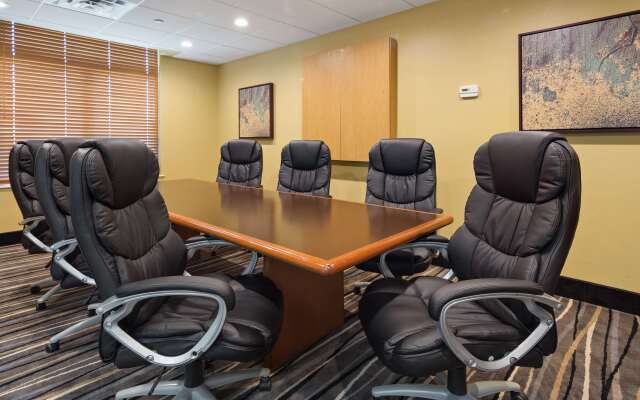 Best Western Plus Birmingham Inn & Suites