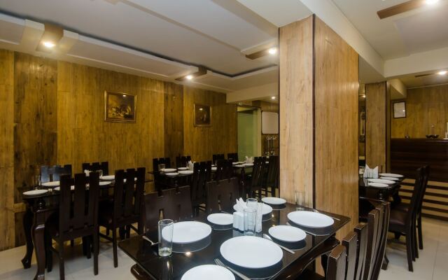 OYO 11908 Hotel Lake Bloom Residency