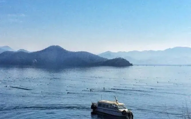 Lugu Lake Confused Years Inn