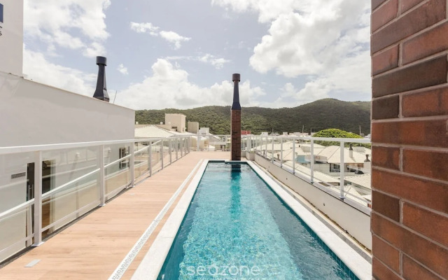 Building With Swimming Pool in Ingleses Norte - STN