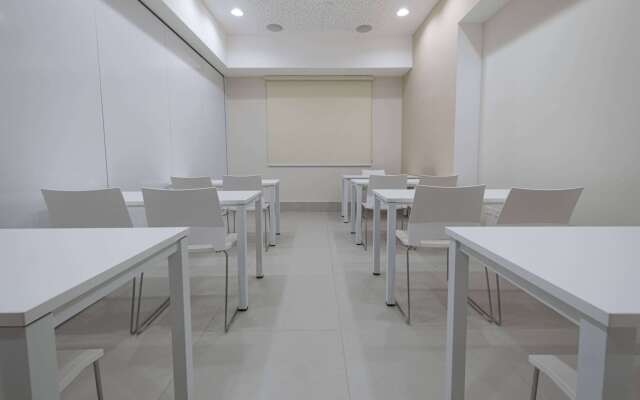 Super 8 By Wyndham Manzanillo