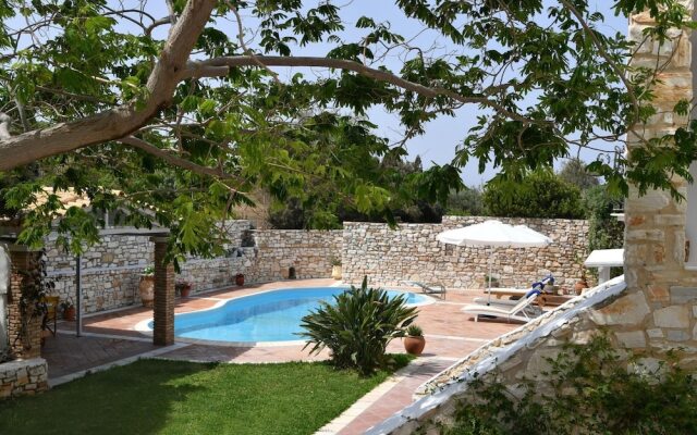 Anemolia Apartments With Pool