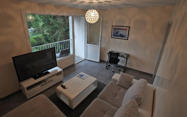2 bright bedroom with balcony close to the lake