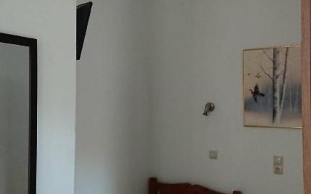 Maro Rooms