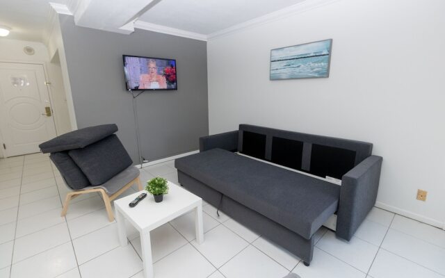 341 APT Hollywood Beach