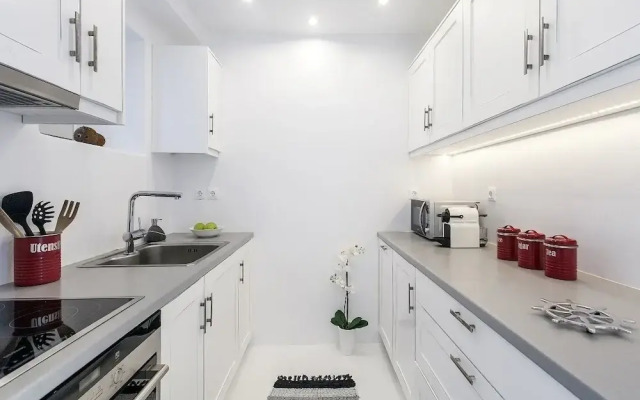 Villa Blue - White by Thea-concept