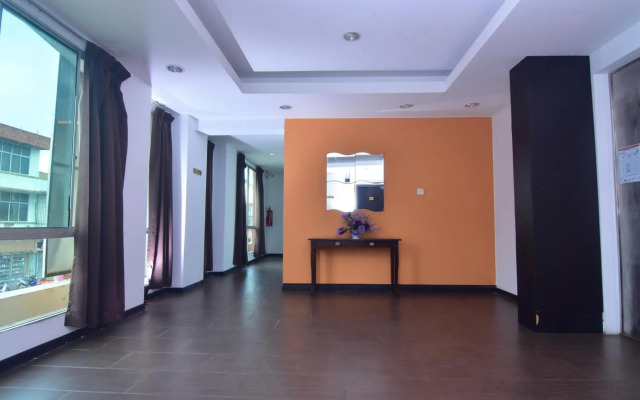 OYO 43959 Astana Hotel