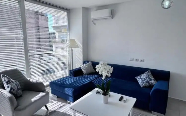 White Luxury Apartment