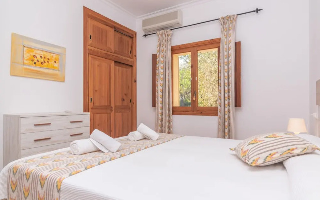 Sa Cumuna in Campos With 3 Bedrooms and 2 Bathrooms