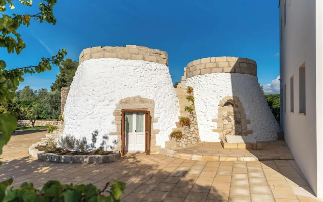 Trullo Meraviglia With Garden And Pool