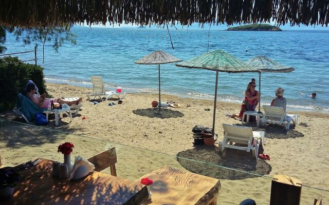 Pitos Bungalows