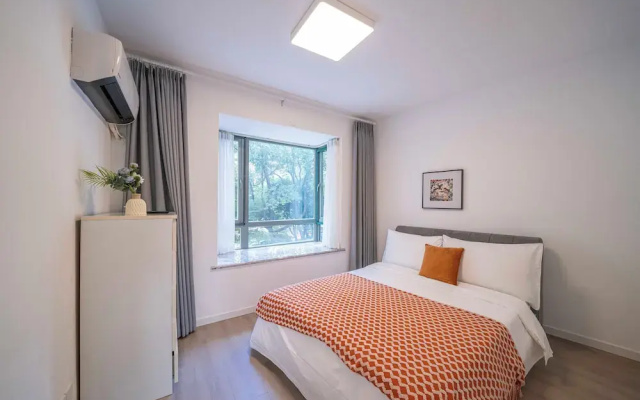 Tyms Family 3BR 2BA APT  Crystal Garden