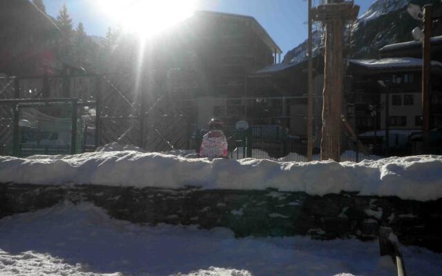 Lou Services Apartment THB67 LSI 001