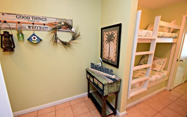 Seacrest 702 by RedAwning