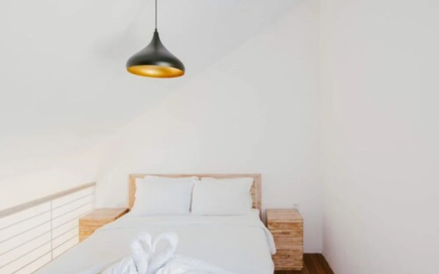 Istha Puri By Dwaraloka