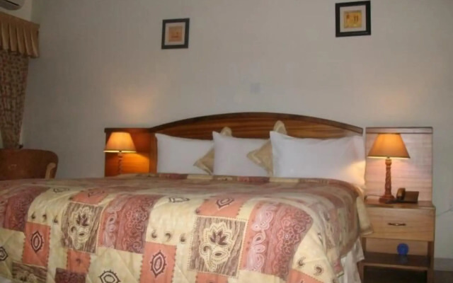 Rayporsh Hotel