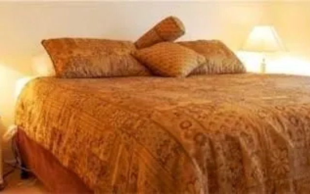 Aarinda Holiday Apartments