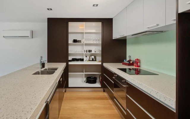 Luxury Waterfront Apartment - Abode No 1