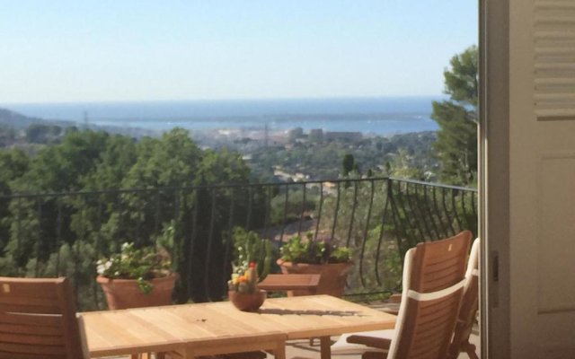 Côte d'Azur View of Cannes Bay