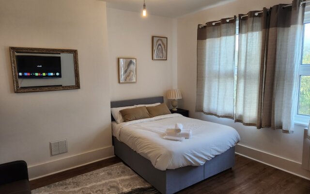 Immaculate 1-bedroom in Greenhithe