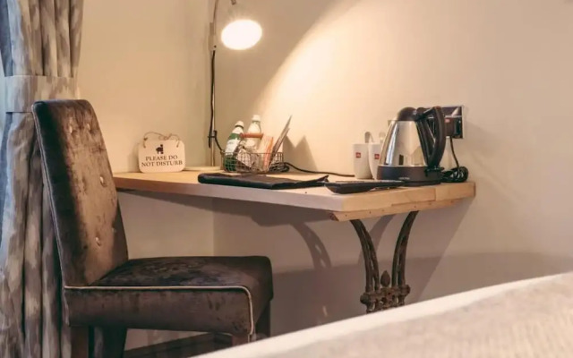 The Curious Pig in the Parlour