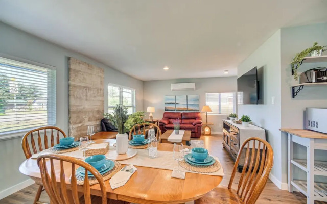 Pet-friendly Moclips Home: Walk to Mocrocks Beach!