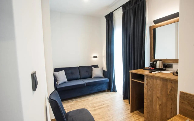 Trikala River House