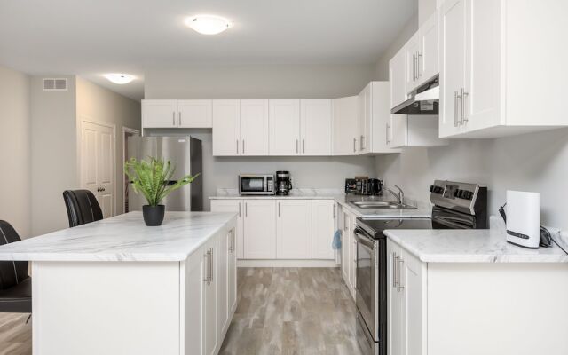 Luxury Bungalow mins Niagara falls & Brock uni