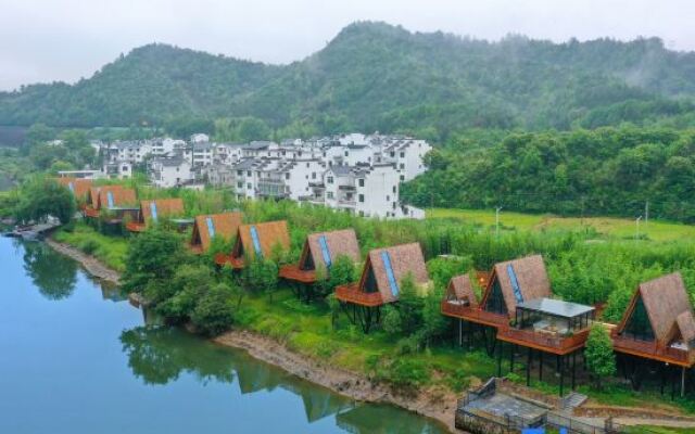 Tree Frog Resort Hotel