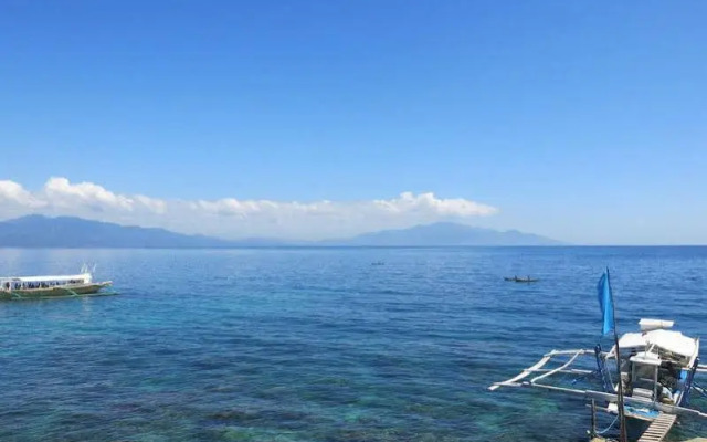 Badladz Beach and Dive Resort