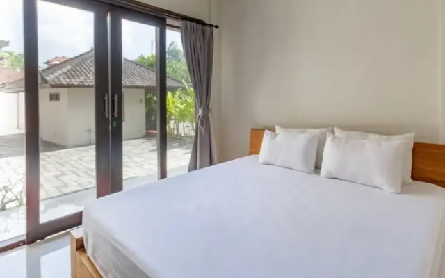 Collection O Near Seminyak Beach Formerly The Kumpi Hotel