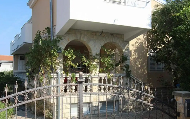 Anna - Great Location & Family Friendly - A1