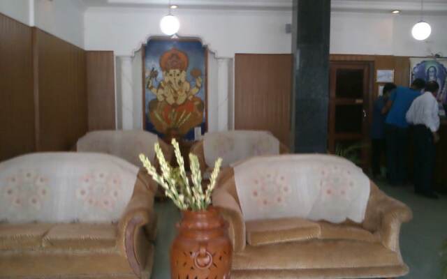 Rajhans Hotel and Resort
