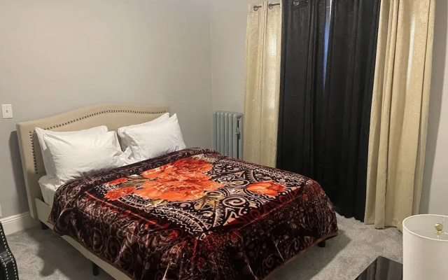 Newly Renovated 2 floor Getaway