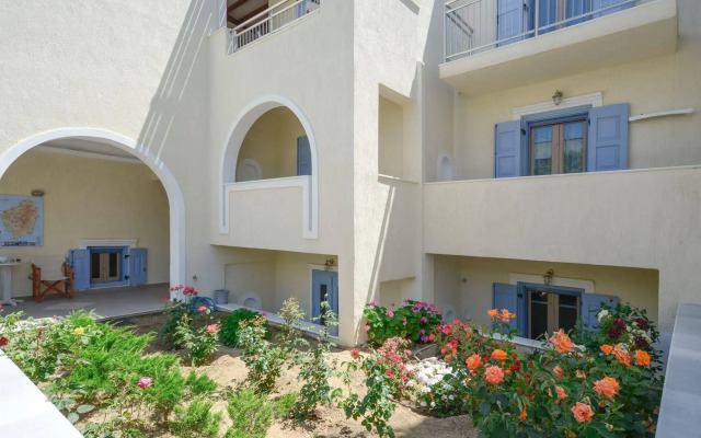 Ormos Holiday Studios