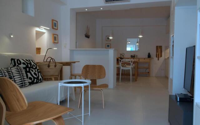 White cycladic town house with sea vew