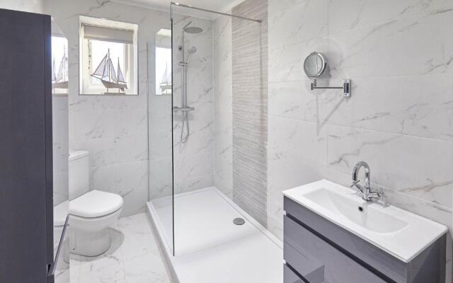 Host Stay Cattersty Hideaway