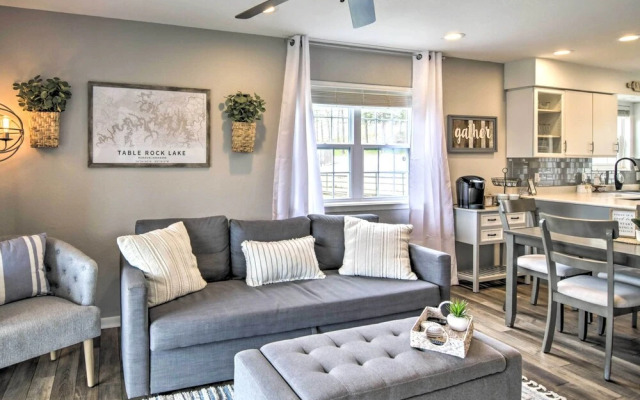 Branson Retreat w/ Balcony & 18-hole Golf Course!