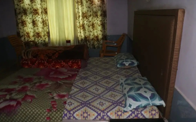 Shri Anand Hotel Berinag