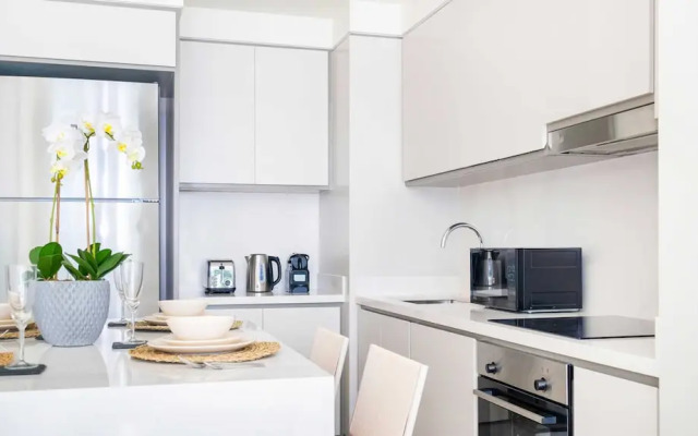 LUX  Luxury Sunrise Beachfront Suite 1