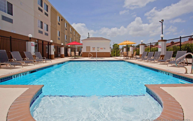 Candlewood Suites Houston Westchase/ Westheimer. by IHG