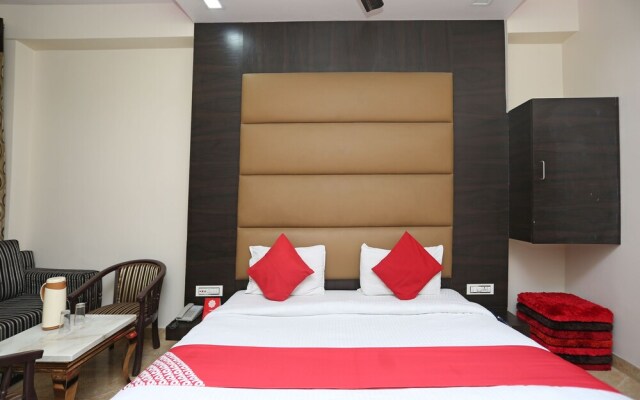 Hotel Samrat BY OYO Rooms