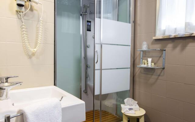 Jet Hotel, Sure Hotel Collection by Best Western
